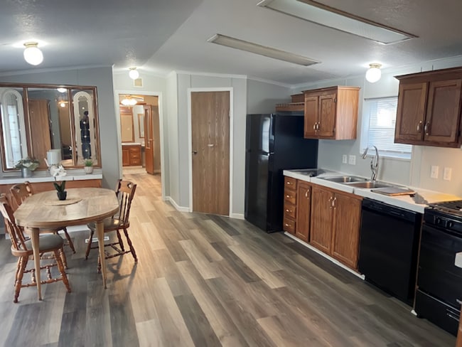 Foto del edificio - 37 Village Ct