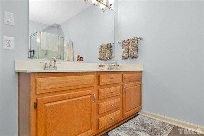 Foto del edificio - Ranch Home Available - Walk to Downtown Wake Forest!