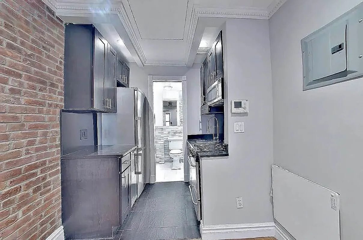 Foto del edificio - 345 W 53rd St