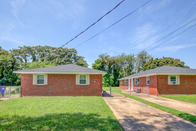Foto del edificio - 7919 Thompson Rd