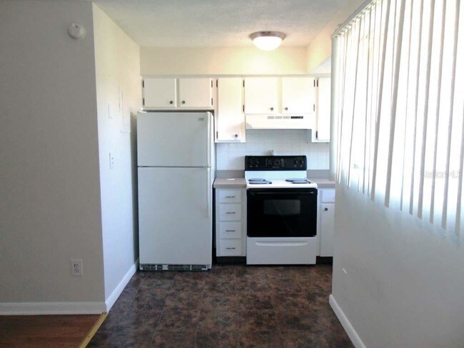 Building Photo - 3075 Los Altos Dr