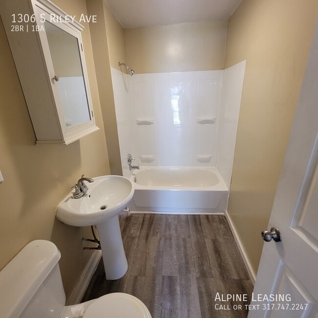 Building Photo - Near Southeast 2BR/1BA Home for RENT!