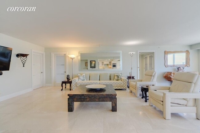 Building Photo - 3015 S Ocean Blvd