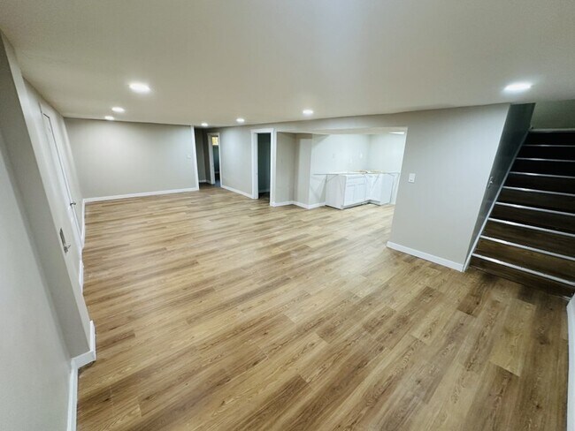 Building Photo - 19 E 1300 S