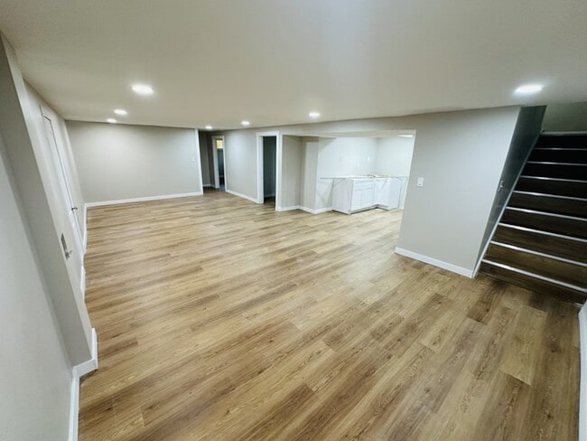 Photo - 19 E 1300 S (Bountiful, UT) House