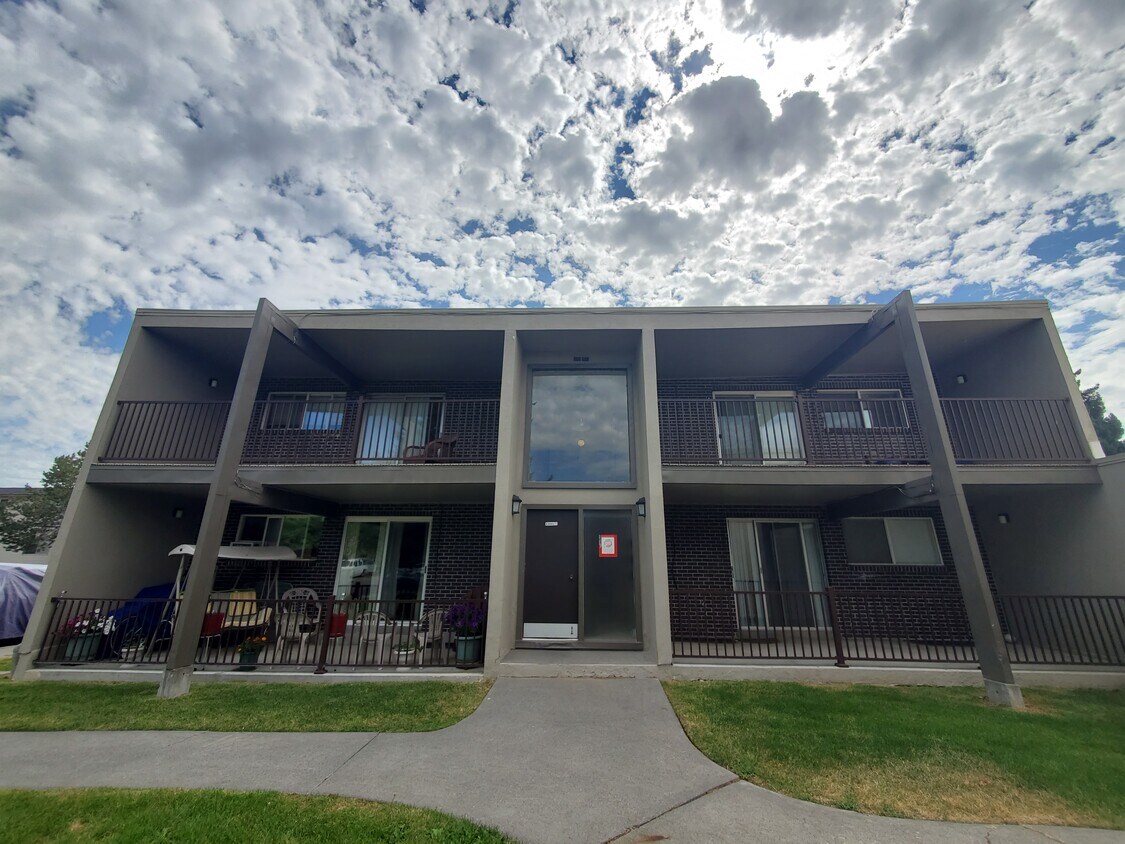 1460 Benton St Unit 1, Idaho Falls, ID 83401 Apartments in Idaho