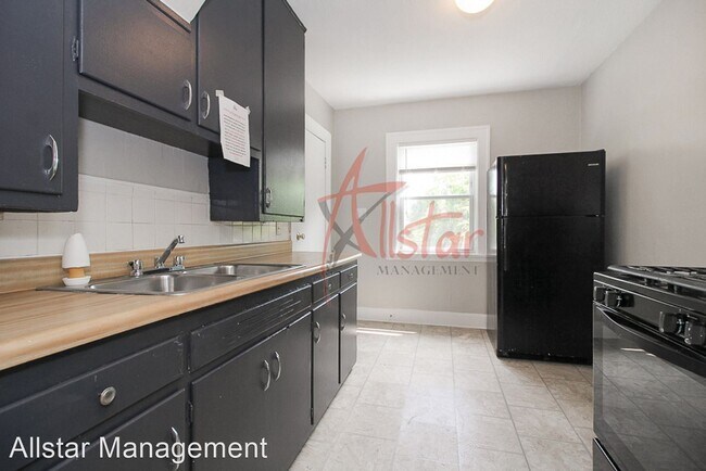 Building Photo - 12902 Thornhurst Ave