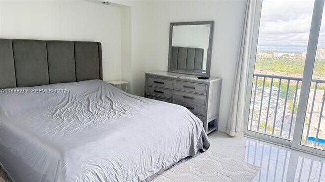 Foto del edificio - 19707 Turnberry Way