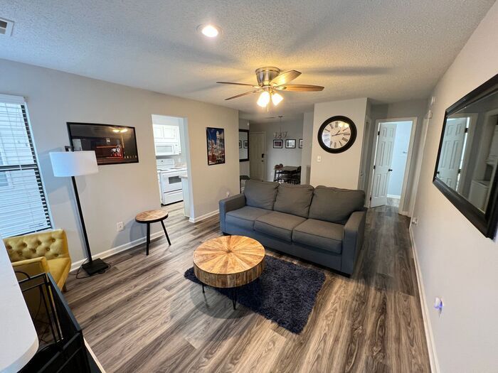 Foto principal - Updated 1 Bed 1 Bath Condo Near SouthPoint!