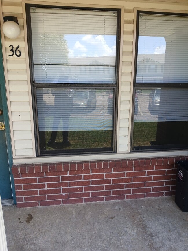 Building Photo - 4301 Yorkshire Dr