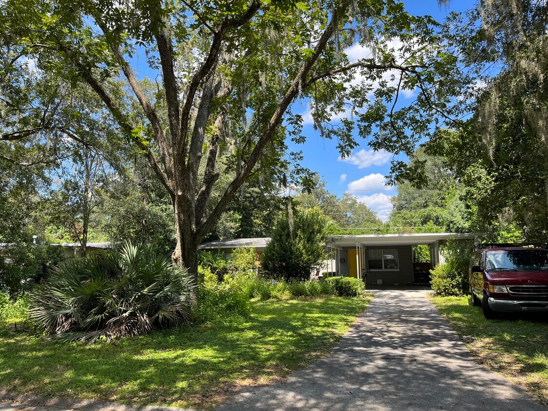 1128 NE 20 Pl, Gainesville, FL 32609 House Rental in Gainesville, FL
