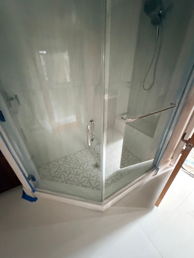 Building Photo - 395 E 4th St