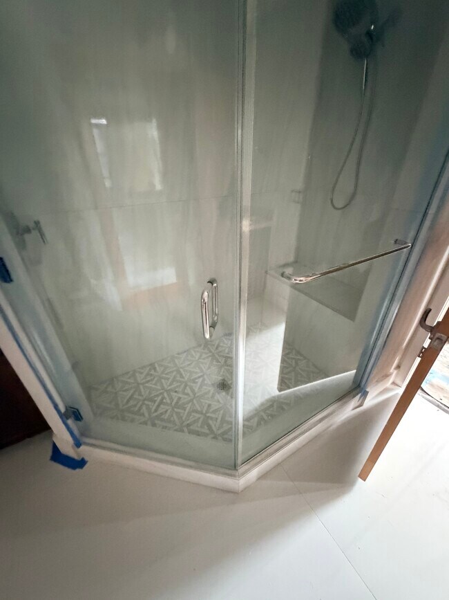 Building Photo - 395 E 4th St