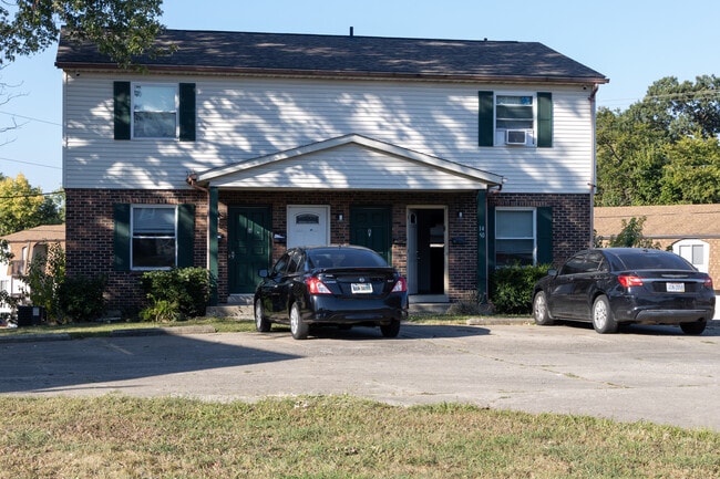 Building Photo - 1420 Villa Ct