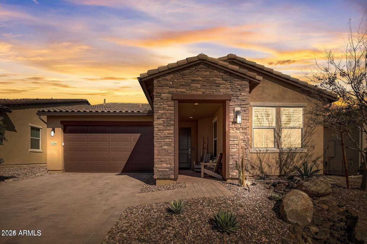 Primary Photo - 13294 W Palo Brea Ln