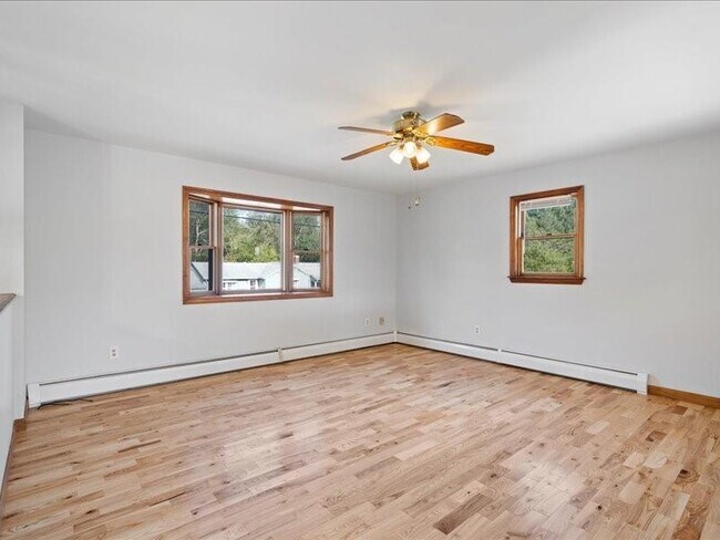 Foto del edificio - 79 A Cucumber Hill Rd