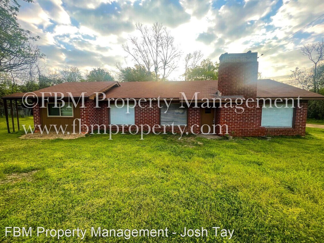 Primary Photo - 4 br, 2 bath House - 319 McEntire Rd