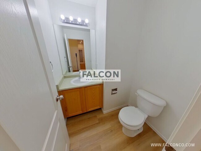 Foto del edificio - 6627 Silverwind Cir