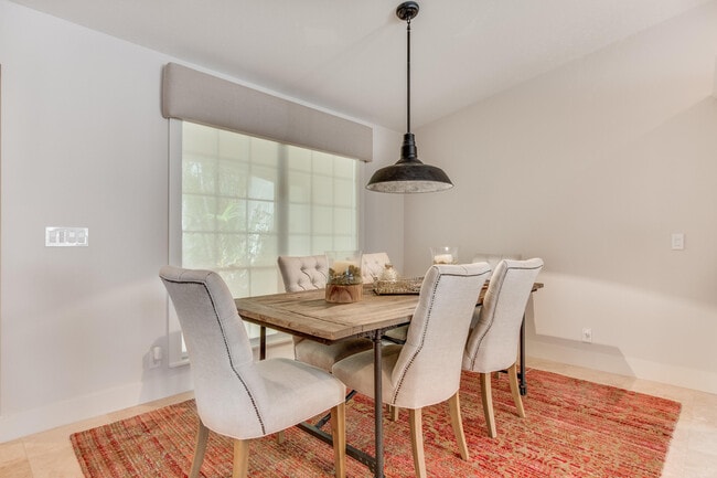 Foto del edificio - 2312 Las Casitas Dr