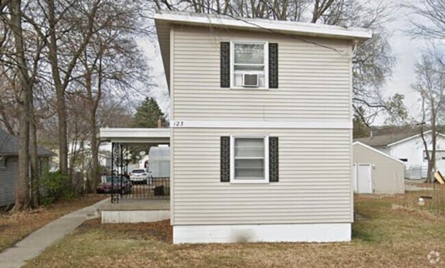 Building Photo - 123 9th St NE