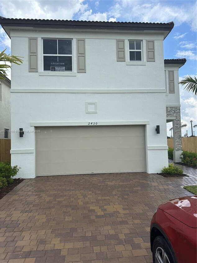 Primary Photo - 2430 SE 24th Dr