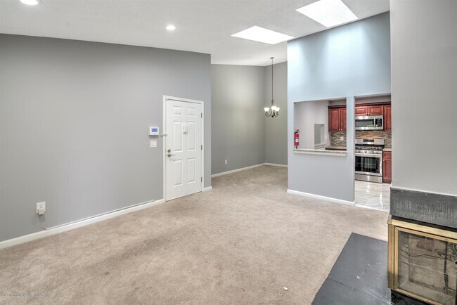 Foto del edificio - 442 Danbury Ln