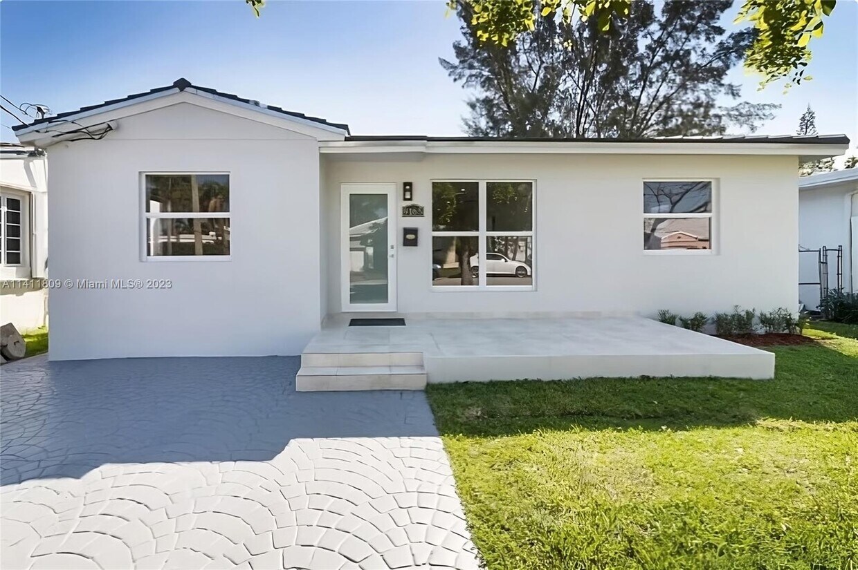 Foto principal - 9165 Froude Ave