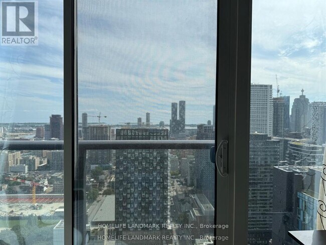 Photo du bâtiment - 181 Dundas St E