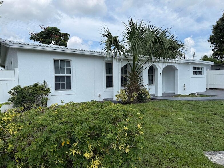 Photo - 1751 NW 34th Avenue Unit