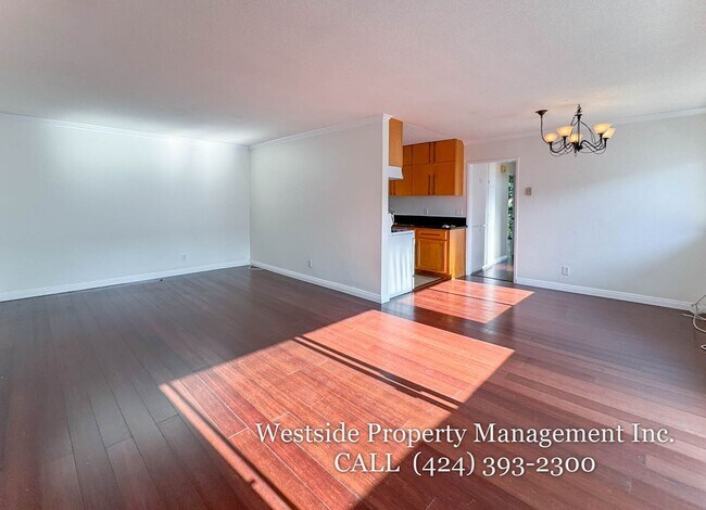 Foto del edificio - 1827 S Barrington Ave