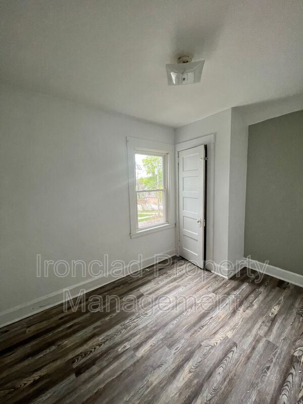 10 Woodbine St Unit Floor 2, Bristol, CT 06010 Condo for Rent in