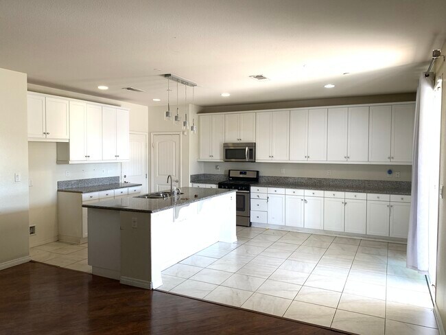Building Photo - 5617 Millington Ave