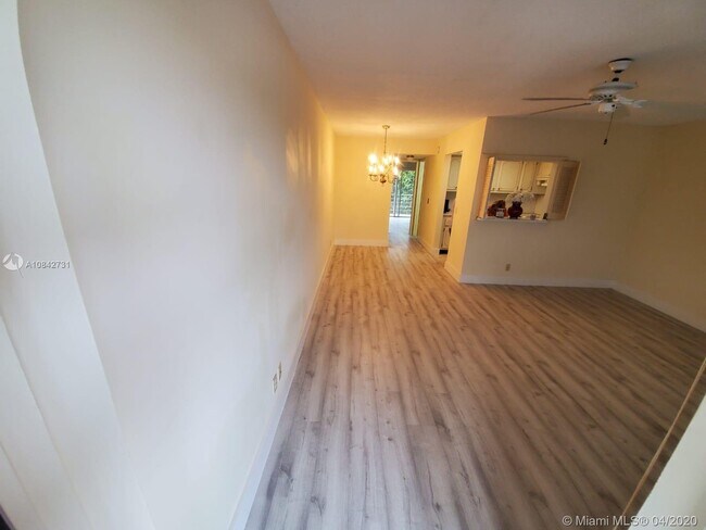 Building Photo - 374 Camden P