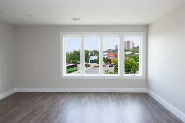 Foto del edificio - 4810 Aschoff Pl