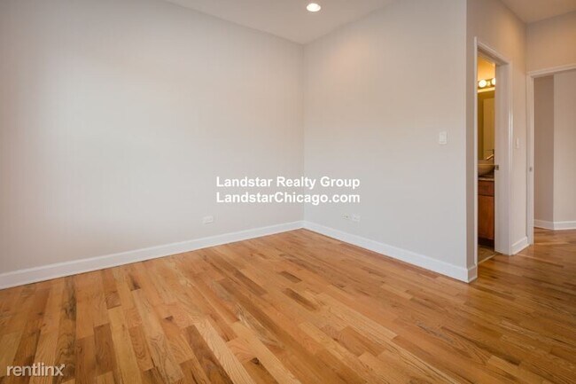 Building Photo - 7229 N Rogers Ave