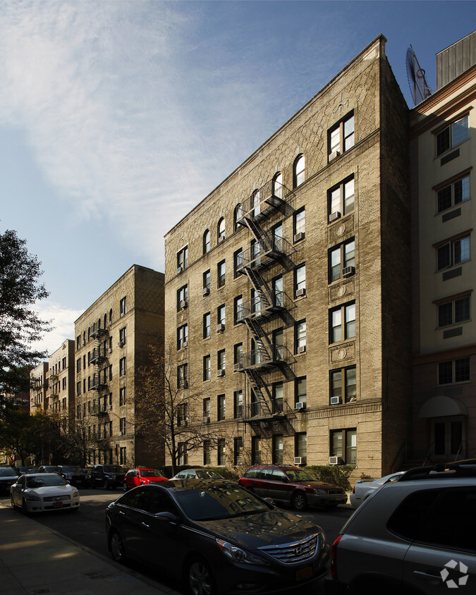 Foto principal - 282 Cabrini Boulevard