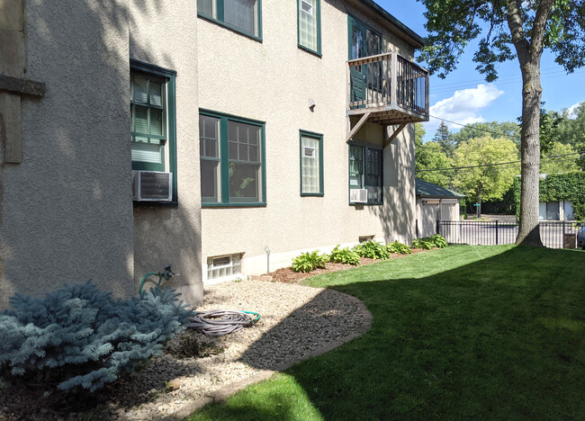 Building Photo - 2929 Drew Ave S