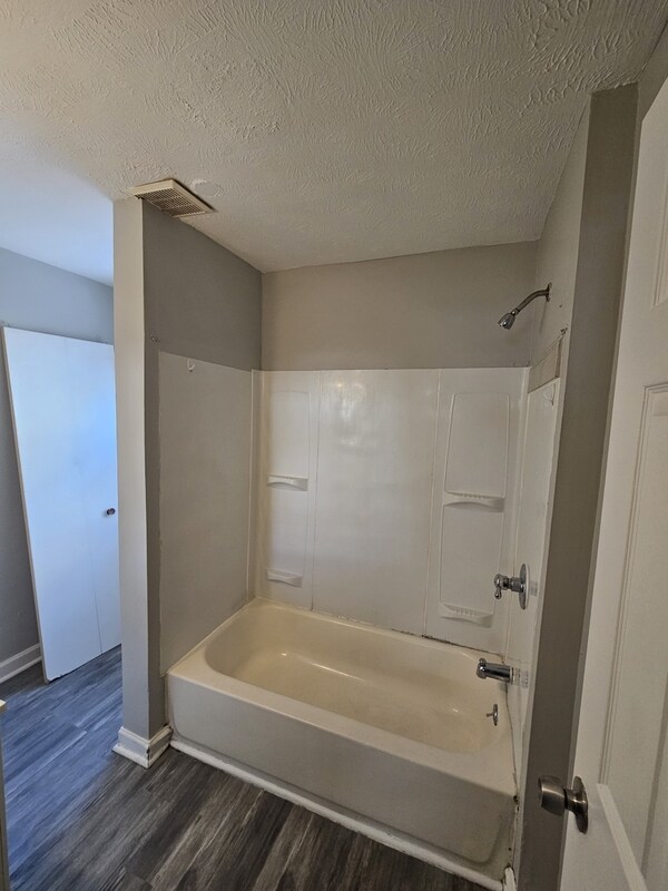 Building Photo - 3204 W 73rd St