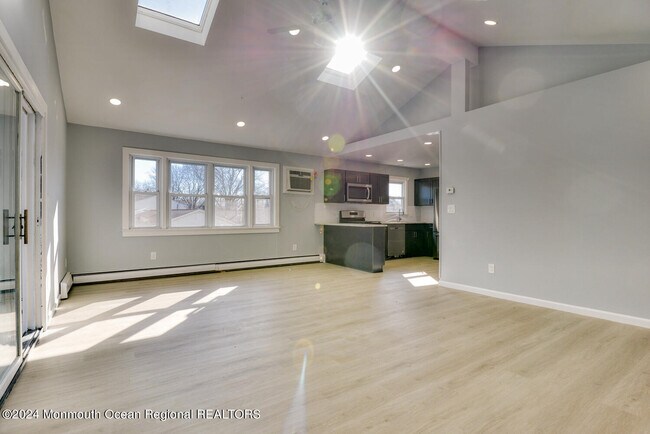 Building Photo - 85 Fulton St