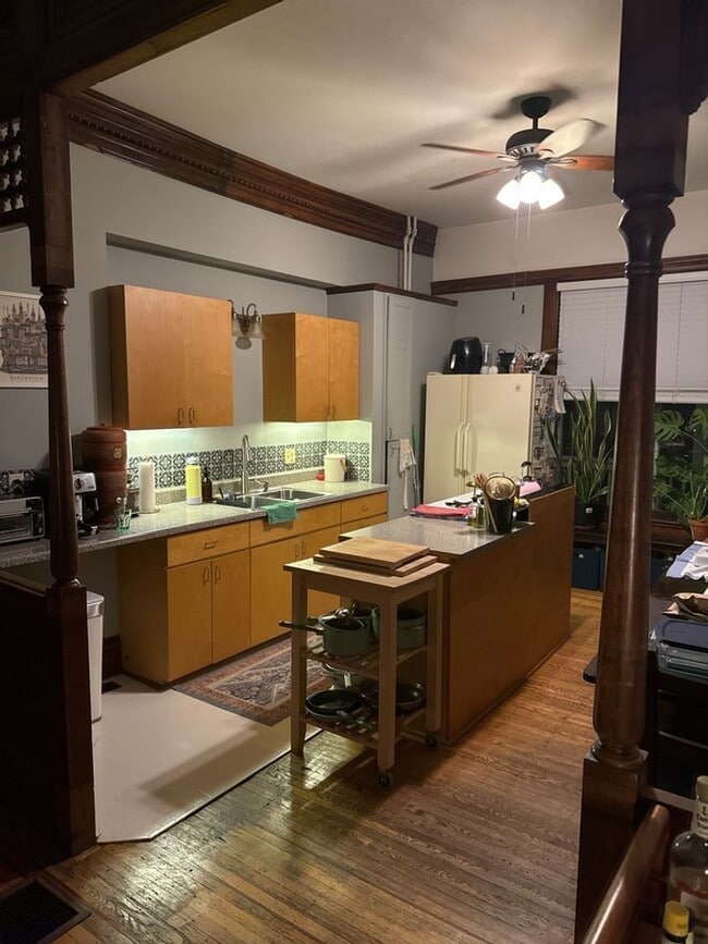 Foto del edificio - 2204 Grand Ave S