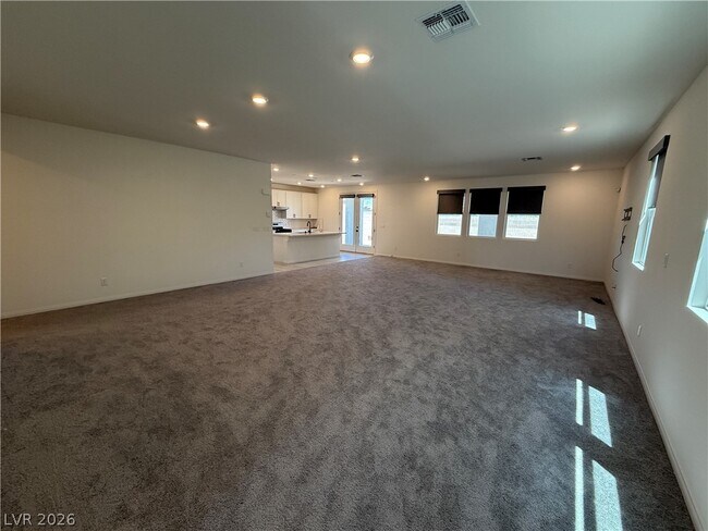 Building Photo - 8030 Minavalle Ave