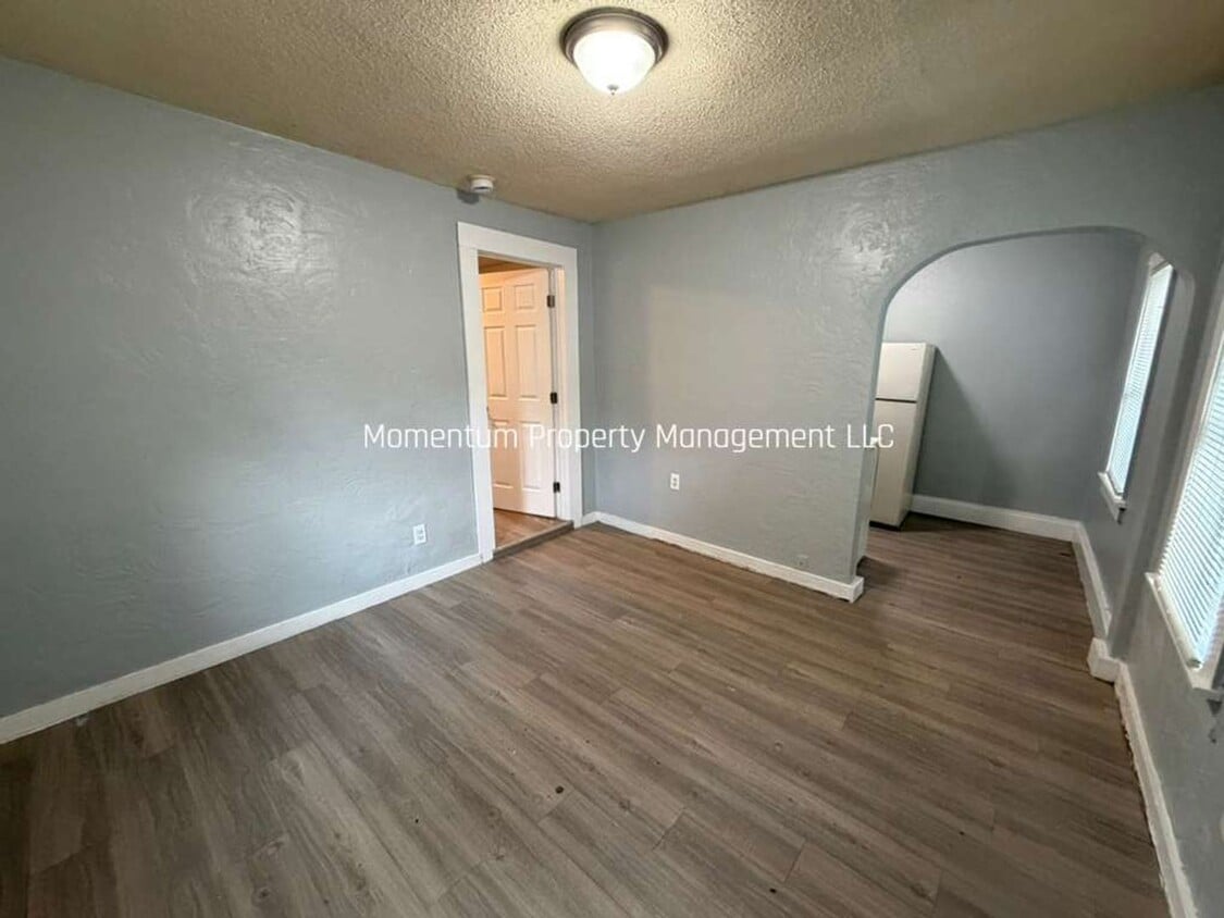 8209 1/2 N 12th St. Tampa FL 33604 - 8209 1/2 N 12th St. Tampa FL 33604