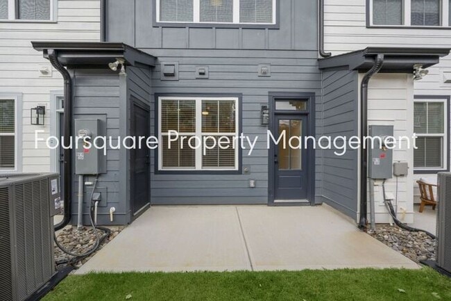 Building Photo - Modern 4-Bed / 3.5-Bath Townhome with Main Level Hard-Surface Floors , Back Patio – Easy Access t...