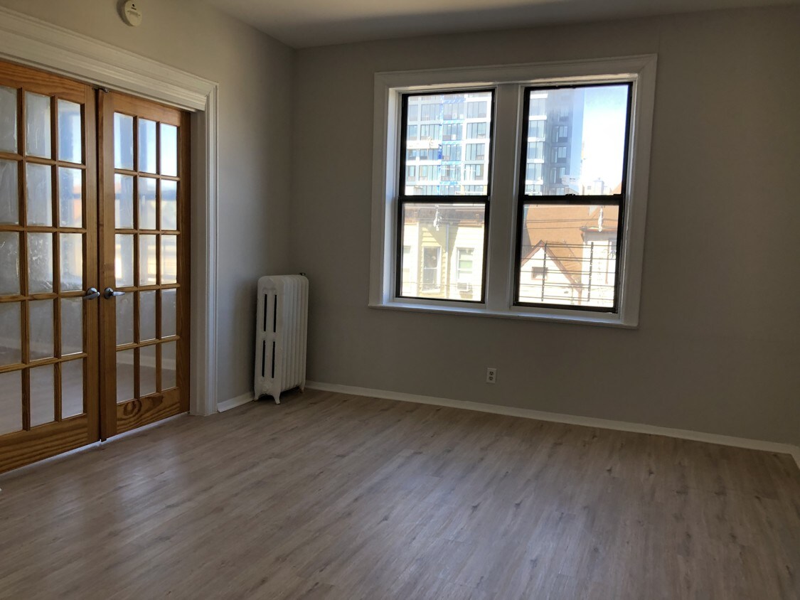 Foto principal - 225 Academy St