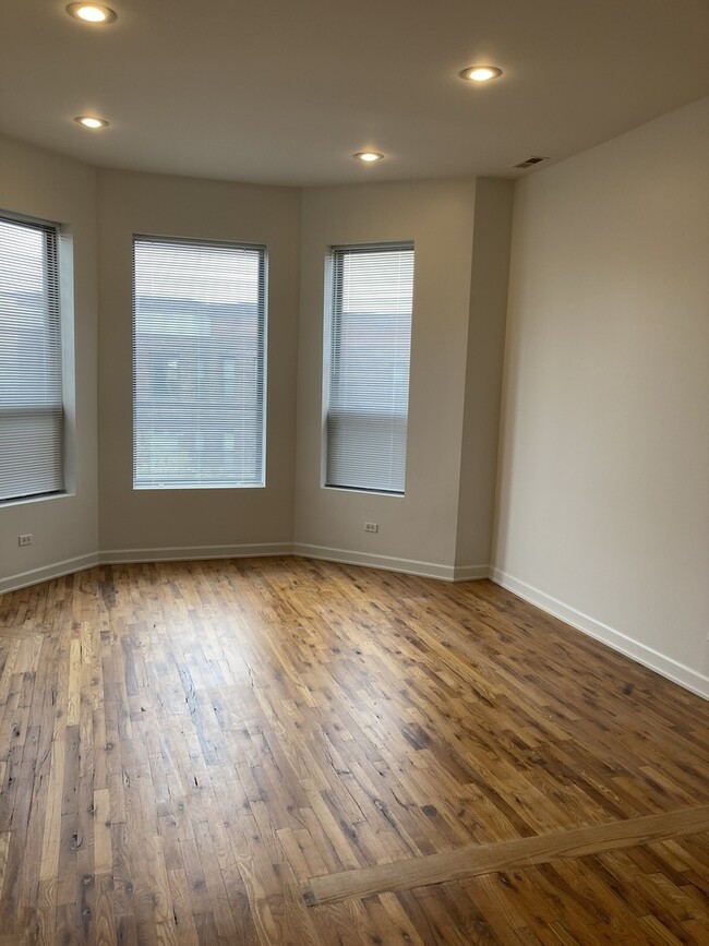 Foto del edificio - 4041 S Calumet Ave