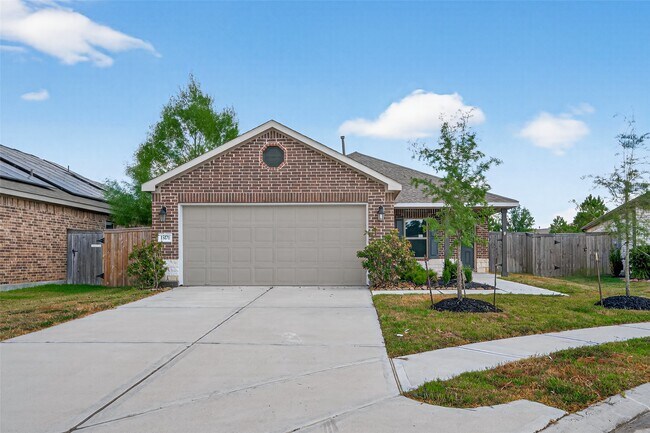 Foto del edificio - 15171 Willow Tree Ln