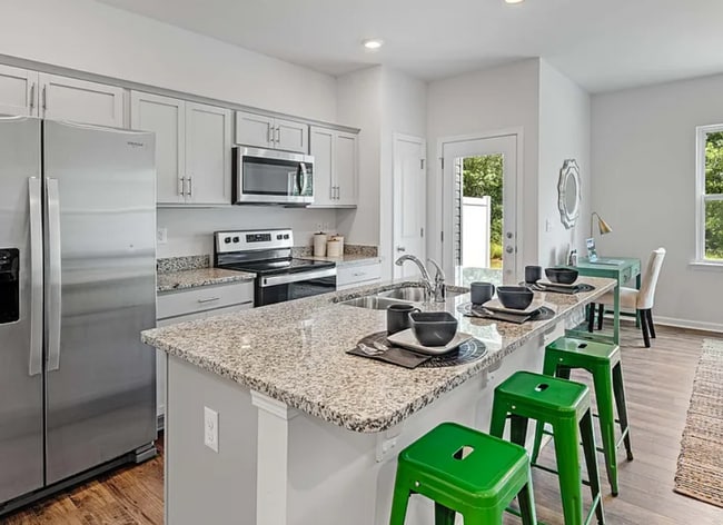 Building Photo - 784 Embark Cir