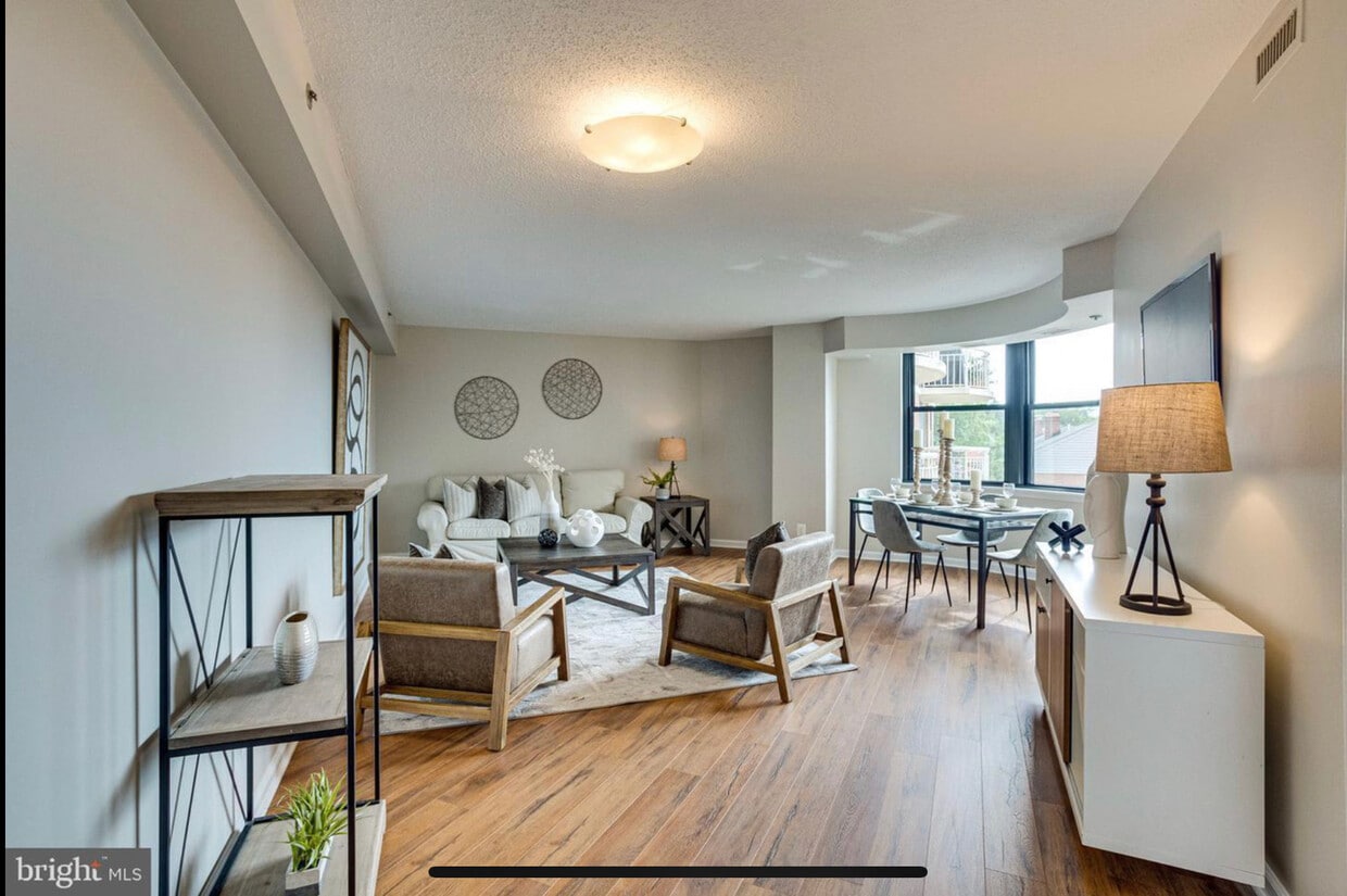 Photo - 1200 Braddock Pl (Alexandria, VA)