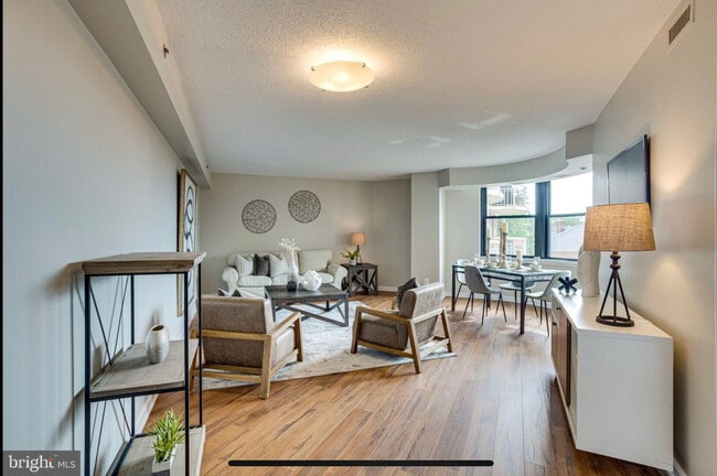Photo - 1200 Braddock Pl Apartment