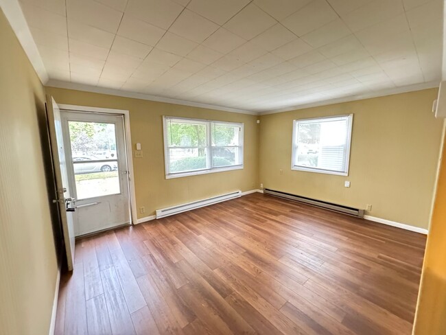 Foto del edificio - 3 Bed, 1 Bath in South Bend IN. ACCEPTING ...